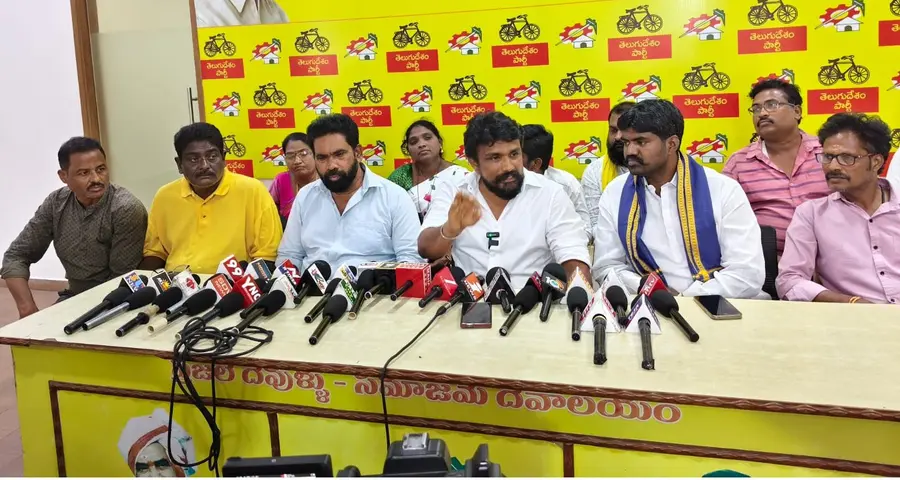 kkd-6 విలేకరుల సమావేశంలో మాట్లాడుతున్న మహాసేన రాజేష్